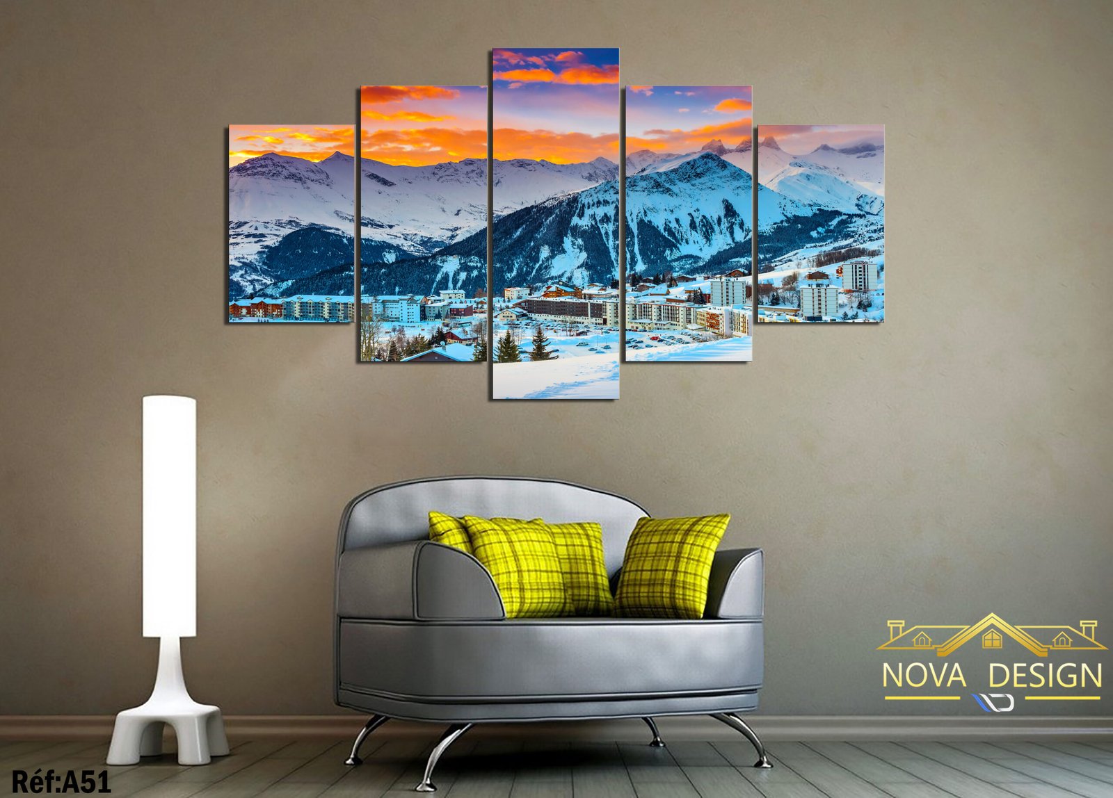 Tableau canvas 5 pièces paysage montagne enneigée — paysage de montagne enneigée avec village